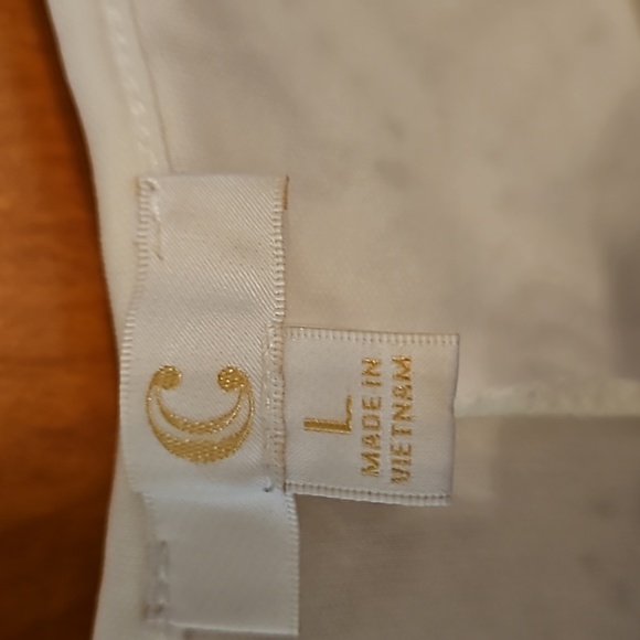 Beautiful white lace dress. - Picture 3 of 9